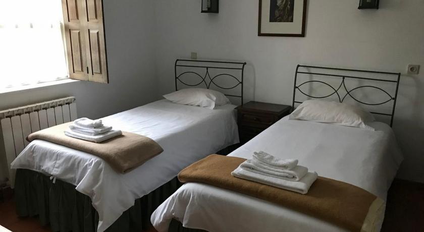 Carregal do Sal Casas Do Zagao - Turismo Rural 4-Star Guesthouse room