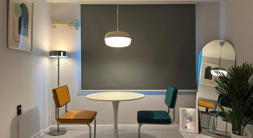 Busan StayHere(B-3)[Gwangan] 5 minutes from Gwangalli Beach [Projector, 55-inch TV] 3-Star Guesthouse pool