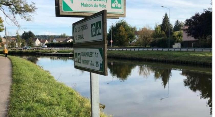 エピナル Appartement 2 pieces pres du lac de Bouzey 4つ星 シングルルーム 施設