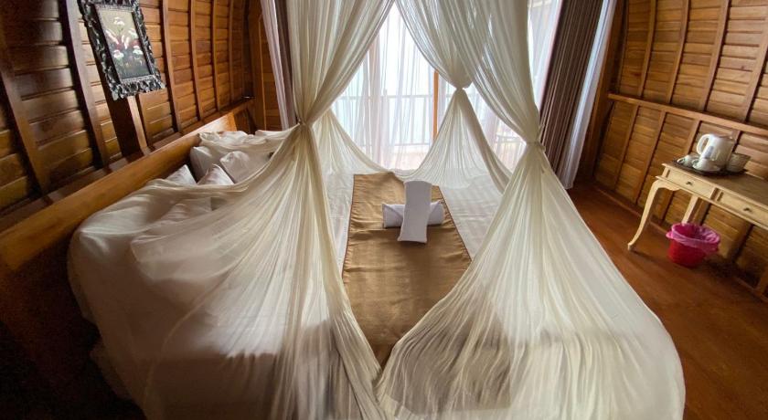 Suwehan Beach Cliff House - image 39