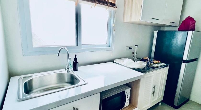 パタヤ PJ Hostel & Bar 3つ星 ホテル 外観