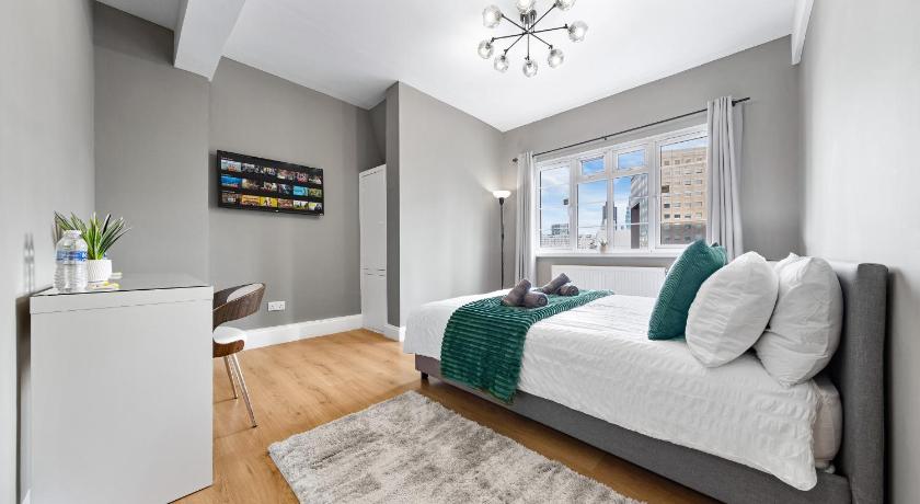 Image of Double Room with Private Bathroom 4