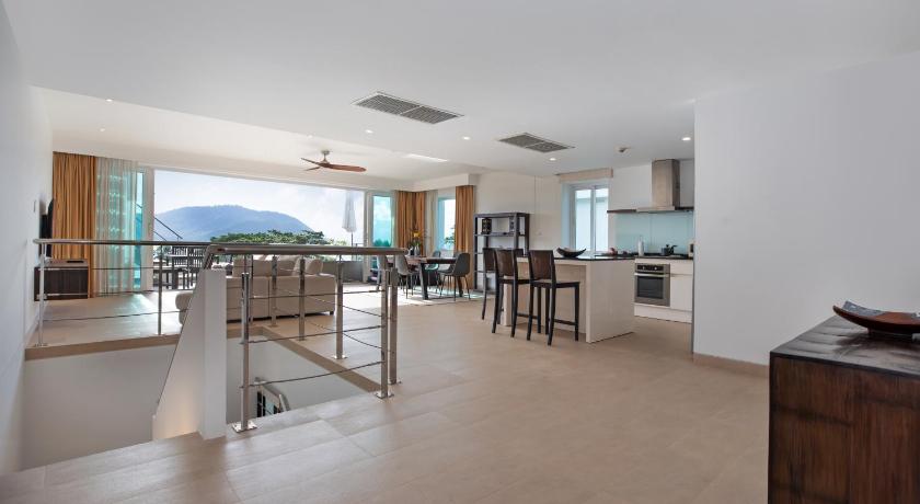 Image of Three-Bedroom Apartment 15