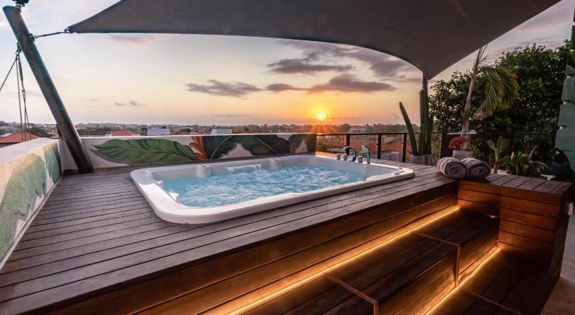 Onyx Beach Hotel - image 11