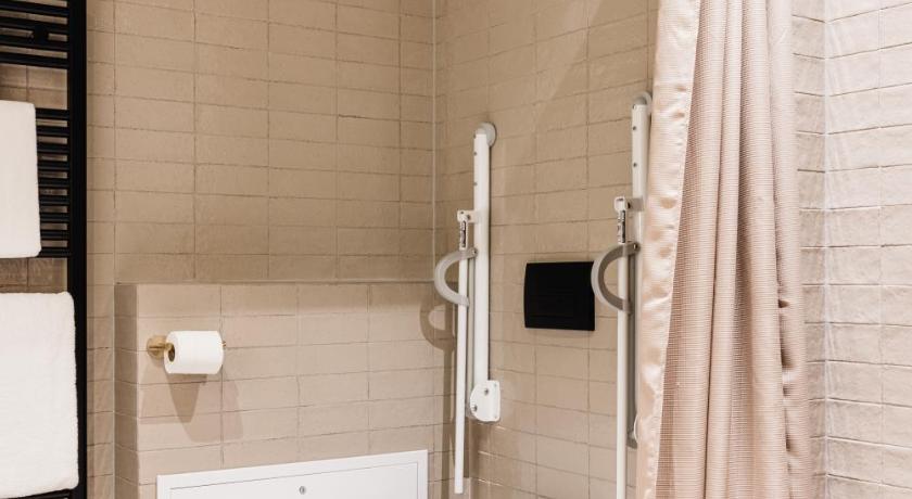 Image of Suite 15