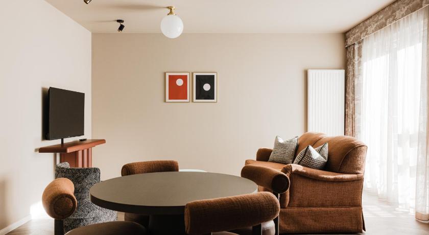 Image of Suite 9