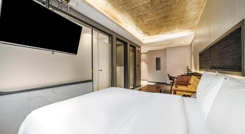 Zenith Hotel Bupyeong - image 45