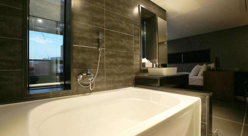Zenith Hotel Bupyeong - image 5