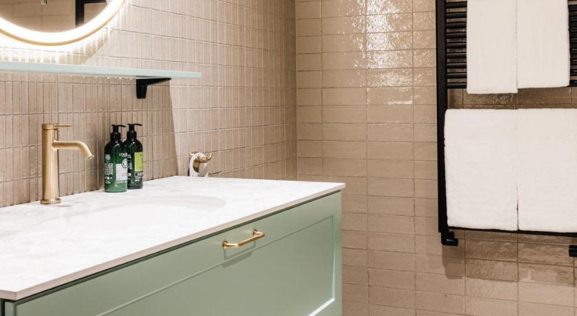 Image of Suite 2