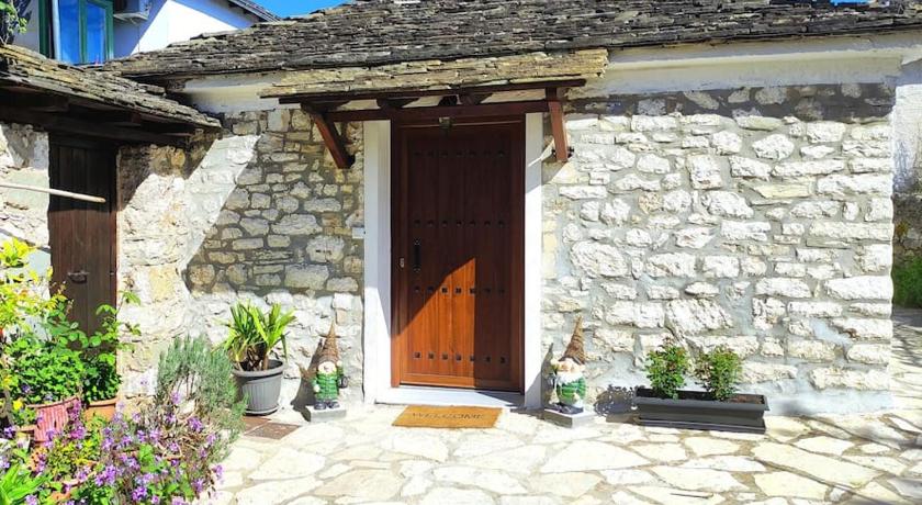 Σπιτι στο νησι Ιωαννινων LAGO MINI SUITE