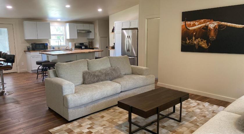 헌트 (TX) Casa Blanca in Texas Hill Country 4성급 숙소 로비