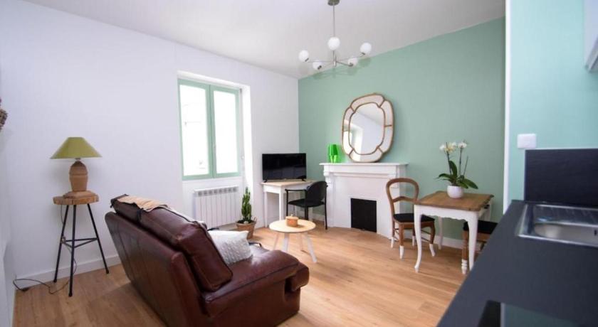 Appartement entre plage de l'Ecluse et place du marche