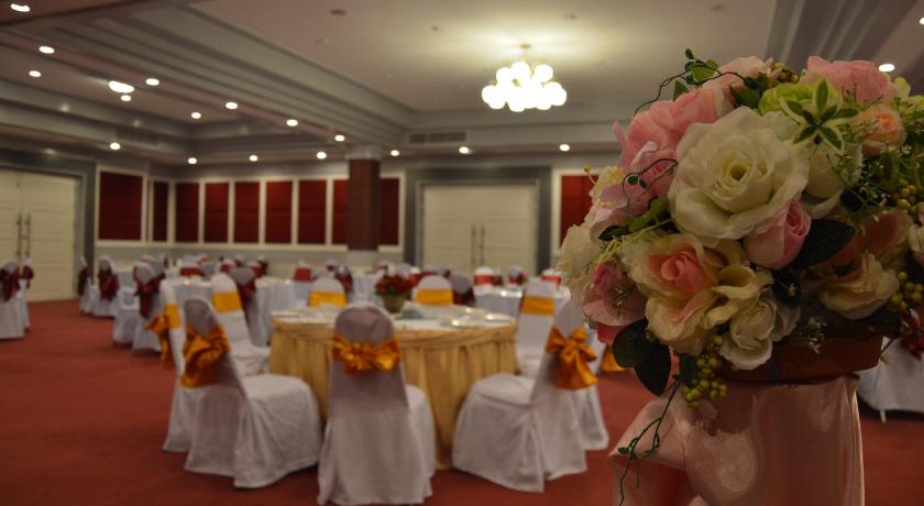 Raya Grand Hotel. photo