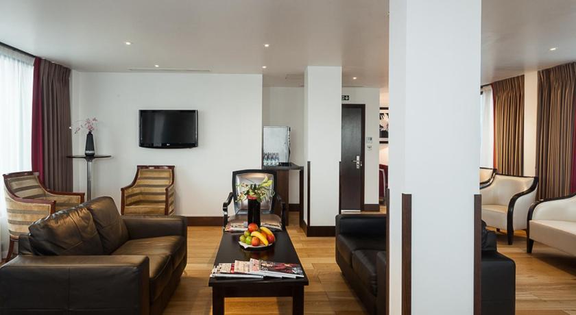 Park Grand London Heathrow Gateway photo
