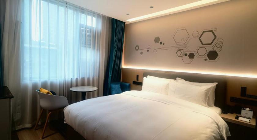 Image of 1 King Bed, Selected Room, Non-Smoking 0