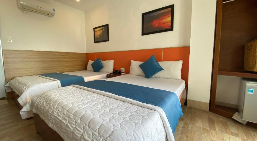 Phòng 4 người Nhìn ra cảnh Núi non (Quadruple Room with Mountain View)tooltipPhòng 4 người Nhìn ra cảnh Núi non (Quadruple Room with Mountain View)