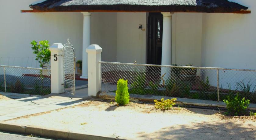 皮克特堡 Dorpsplasie - Piketberg 3星级 单人房 大堂