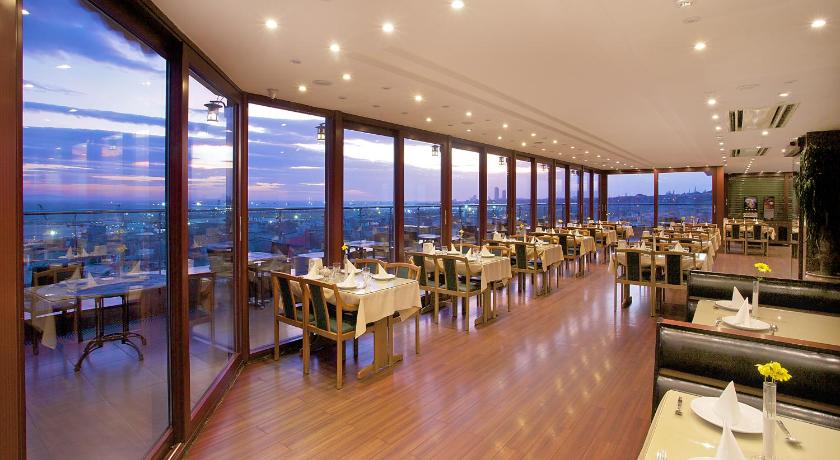 Grand Madrid Hotel - image 10