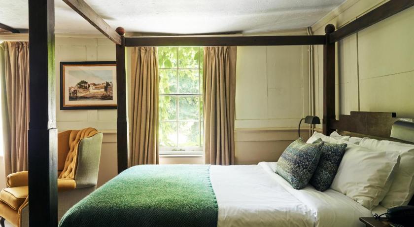 Image of Double Room with Four Poster Bed 3