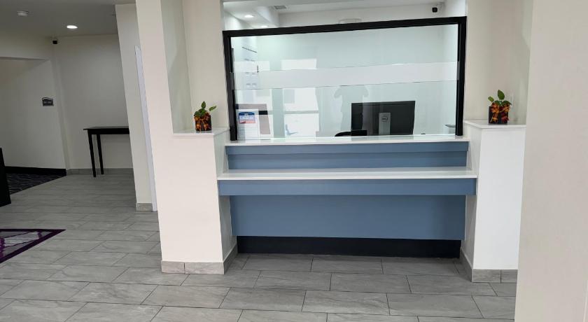 휴스 스프링스 Lakeside Inn and Suites 숙소 객실