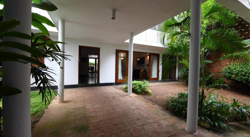 Flower Road Villa - image 14