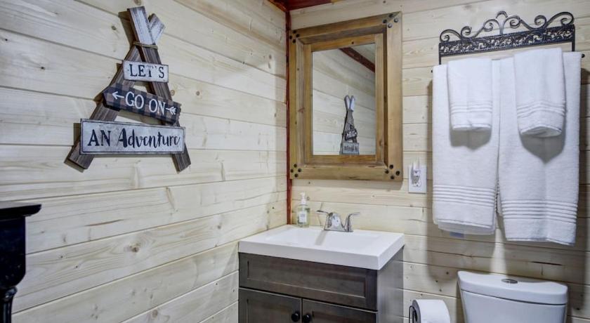 Hainesville 2bed 1bath Cabin with Mountain View, Hot Tub and grilling deck 3-Star Accommodation lobby