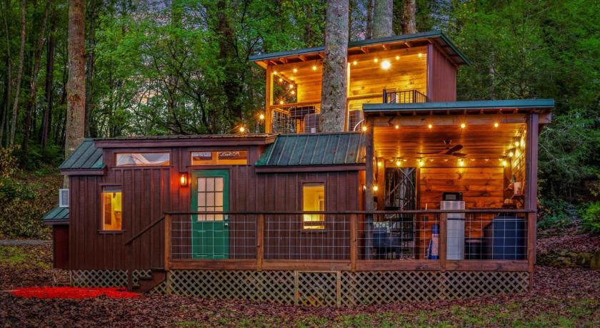 헤인스빌 The Tree Spa, Tiny Cabin w Hot Tub in the trees 3성급 숙소 객실