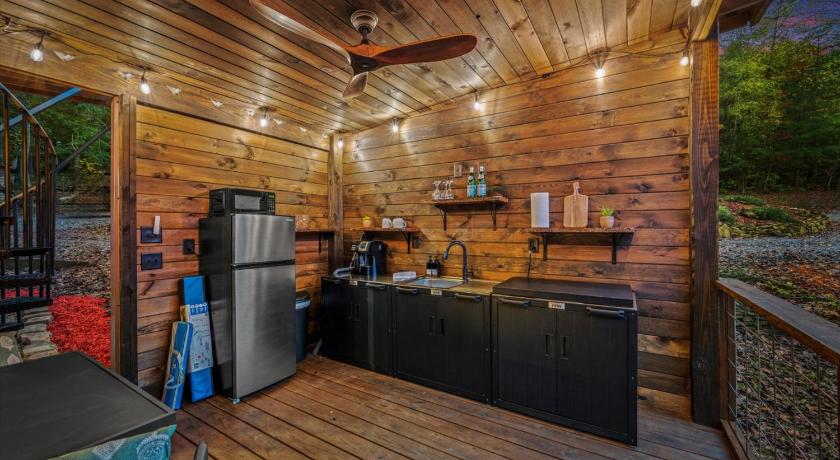 헤인스빌 The Tree Spa, Tiny Cabin w Hot Tub in the trees 3성급 숙소 객실