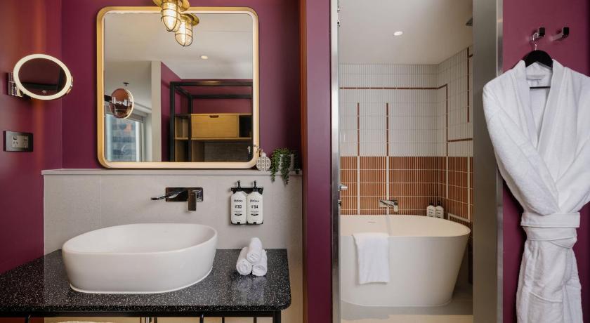 รูปของ1 Bedroom Suite City View Balcony 2