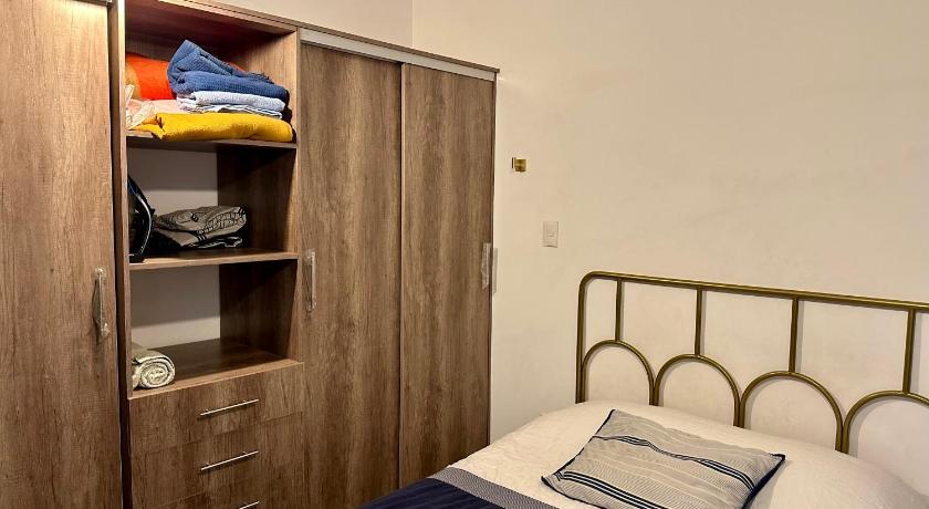 Photo de Private Room near AIFA Budget Layover & Wi-Fi - Réservation à prix Agoda