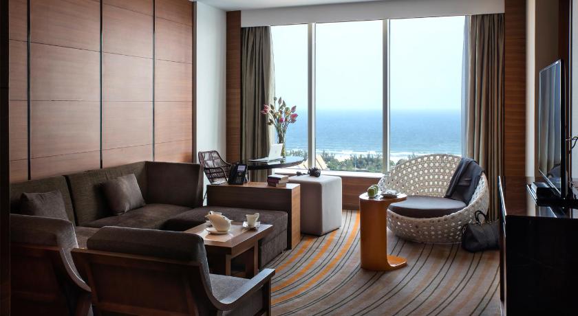 Image of Suite Lounge 0