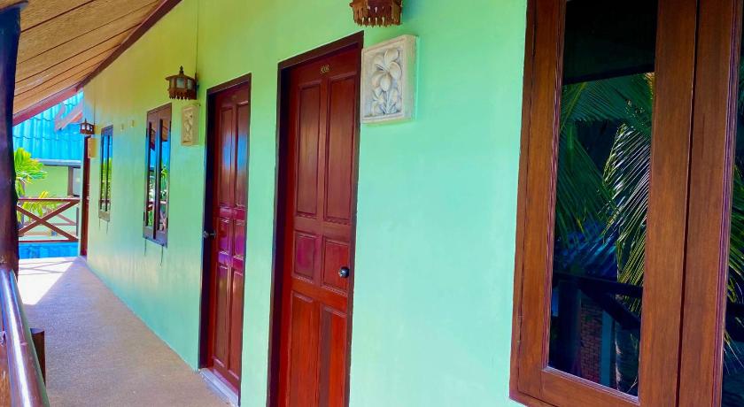 Image of Studio With Kitchenette 8