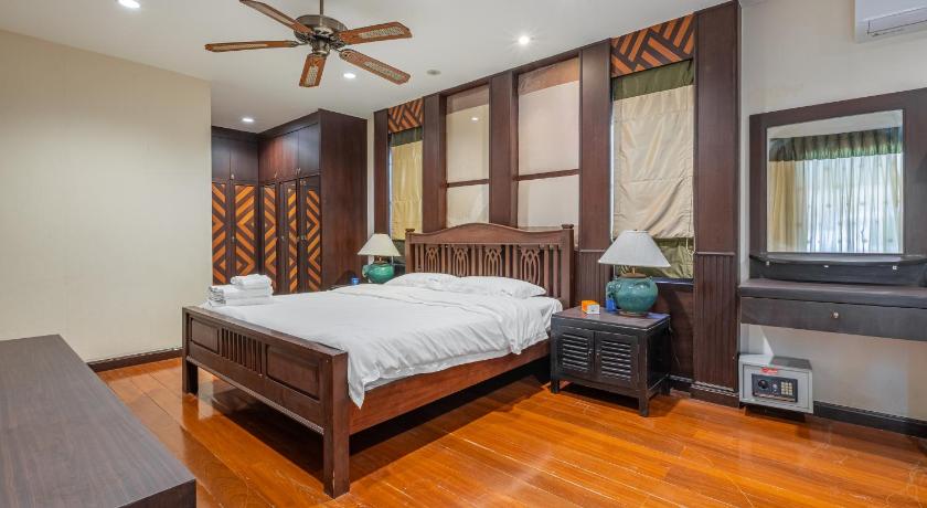 芭堤雅 芭提雅近好莱坞45号三卧别墅 2星级 单人房 泳池