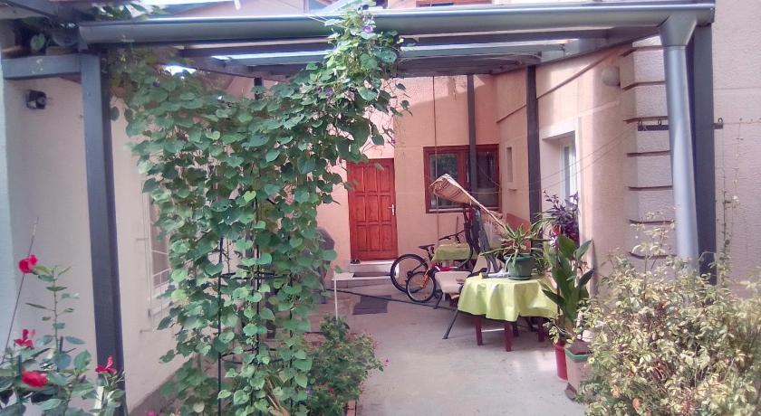 베오그라드 Home in flowers 4성급 싱글룸 로비