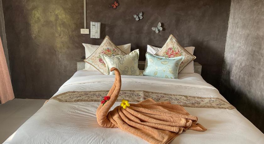 Image of One-Bedroom Bungalow 12