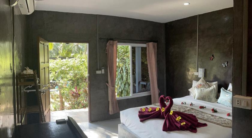 Image of One-Bedroom Bungalow 4