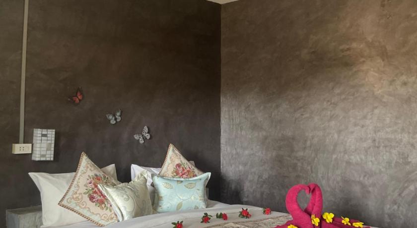 Image of King Room with Garden View 7