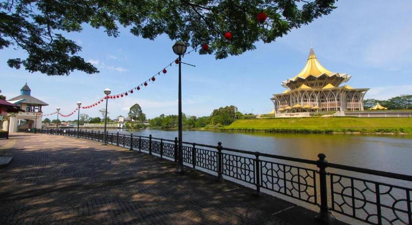 Johns Place – Kuching, CA