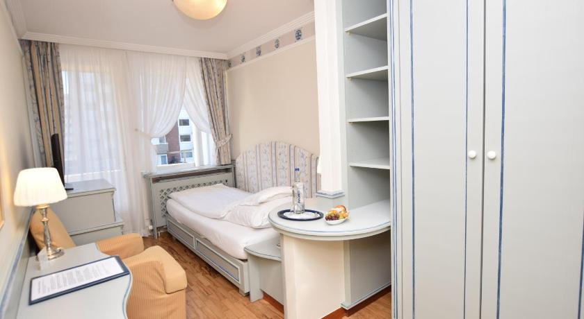 Image of Single Room with Balcony 3