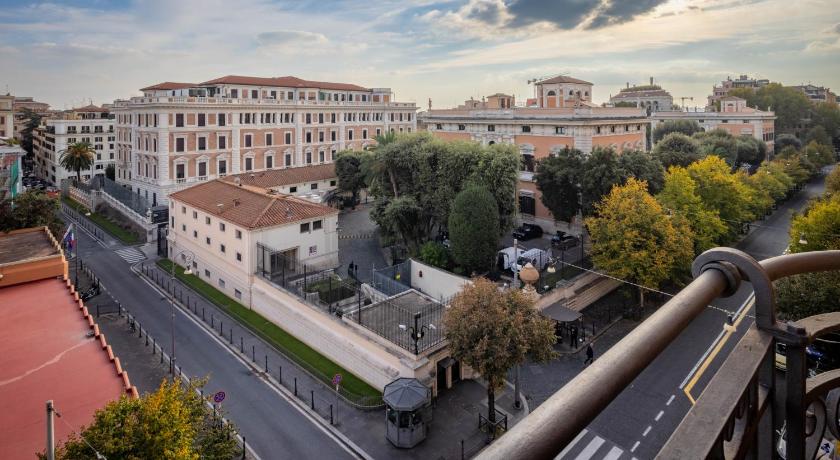 ローマ Migliori Collection Suites Via Veneto 4つ星 ホテル プール