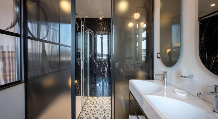 ローマ Migliori Collection Suites Via Veneto 4つ星 ホテル プール