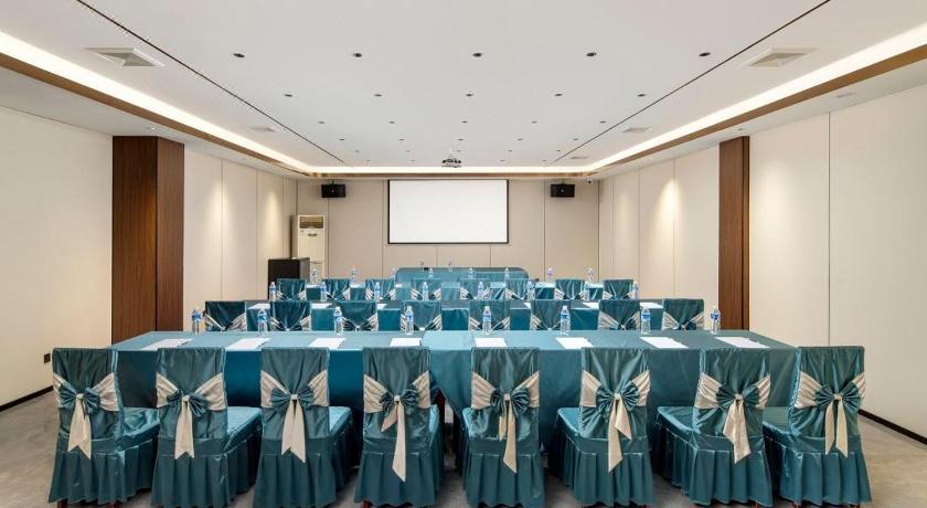 渭南 Mehood EZZI Hotel Huashan Visitor Center 酒店 泳池