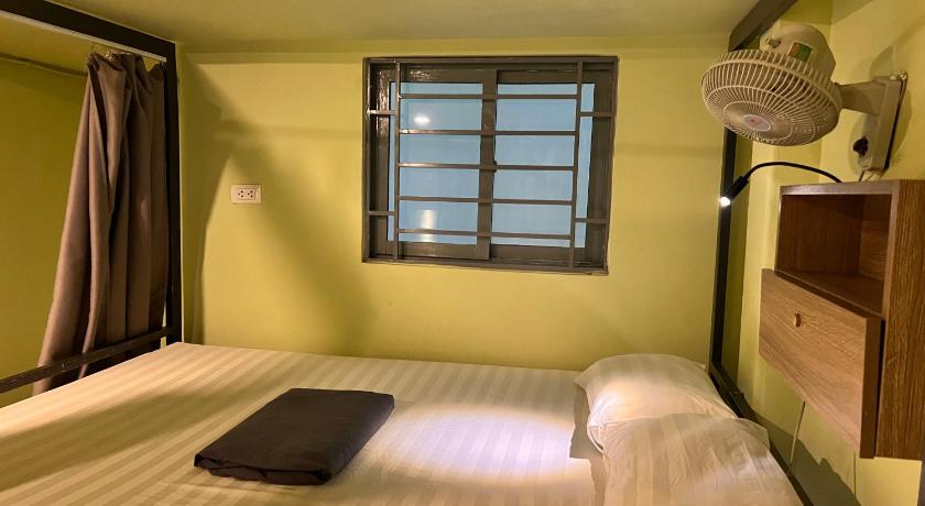 男女混合ドミトリー・ダブルベッド (Double Bed in Mixed Dormitory Room)の画像 1