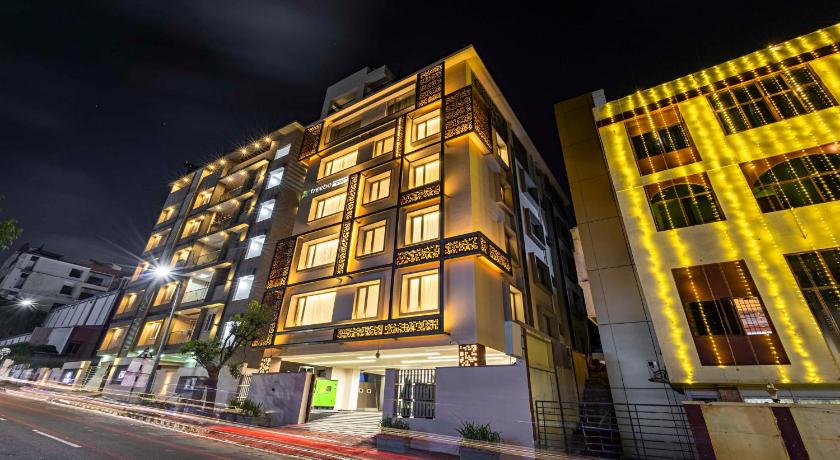 Treebo Premium Lalitha RK Beach - image 8