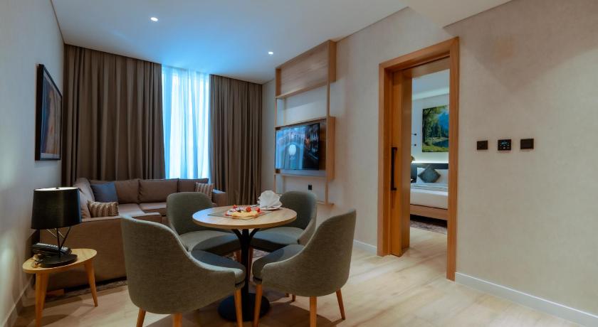 Image of Deluxe Family Suite 6