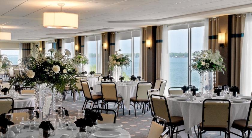 Niagara Falls (NY) Crowne Plaza Niagara Falls Ny Riverside By IHG 3-Star Hotel exterior