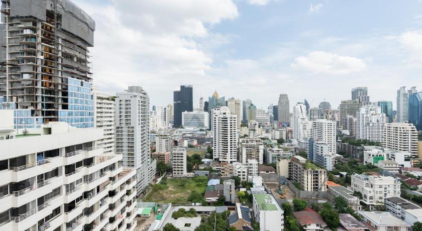 ARTICHOKE Suite Sukhumvit Nana BTS - image 3