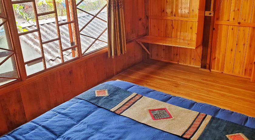 Image of Standard Double Room with Shared Bathroom 5