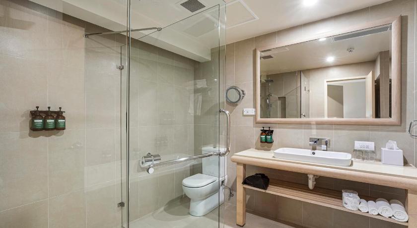 Image of 2 King 2 Bedroom Suite Pool View 2