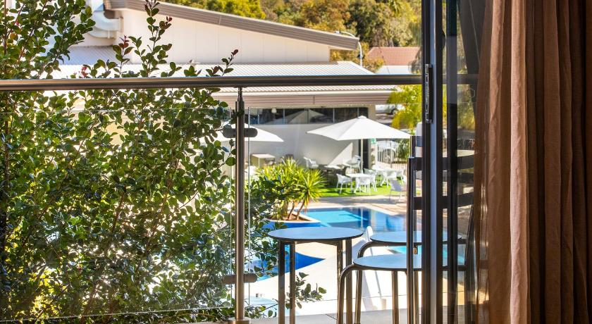 Image of 2 King 2 Bedroom Suite Pool View 8